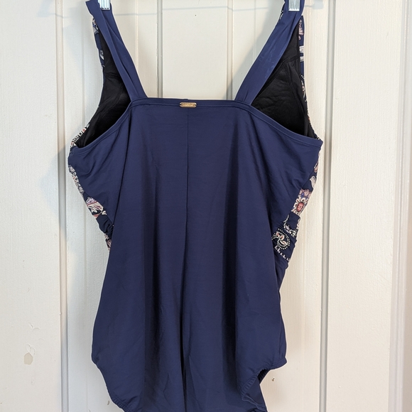 Lands' End Navy Blue One-piece Bathing Suit - Picture 2 of 3